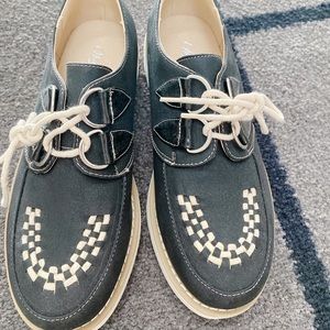 Wanted Platform size 7.5